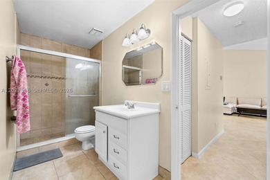 Beautifully updated lakefront condo in a Key West-style gated - photo 12