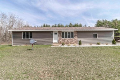 Lake Home For Sale in Nekoosa, Wisconsin