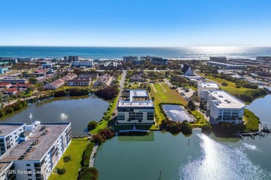 WELCOME TO YOUR DREAM RIVERFRONT COMMUNITY CONDOMINIUM! This - photo 1