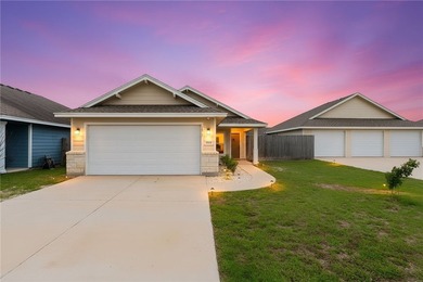 Located in Flour Bluff, this 3 bedroom, 2 bathroom home offers 7 - photo 1