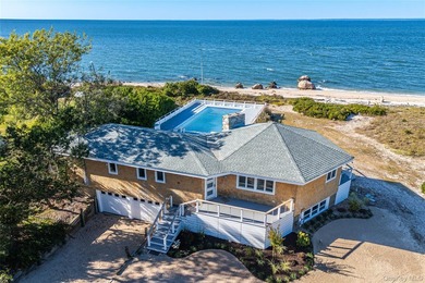 Beautiful, expansive soundfront retreat offering rare, direct - photo 3