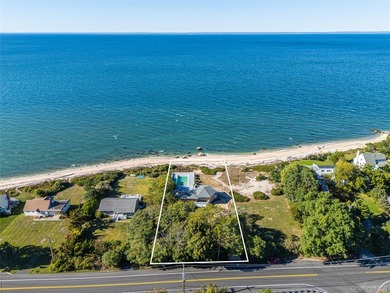 Beautiful, expansive soundfront retreat offering rare, direct - photo 4