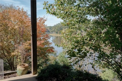 Waterfront living w/game-day convenience, 4-bdrm lk hs retreat - photo 5