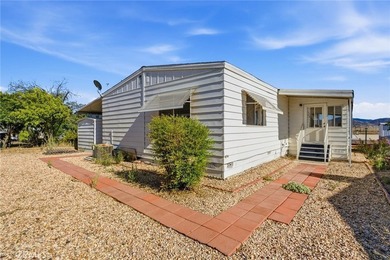 Welcome home to this charming and inviting 2-bedroom, 2-bath - photo 31