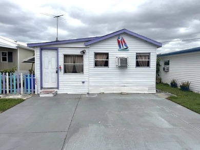 This Spacious 2 Bedroom, 1 Bath Home is located in Holiday - photo 1