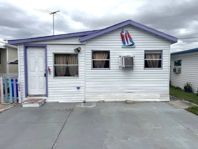 This Spacious 2 Bedroom, 1 Bath Home is located in Holiday - photo 2
