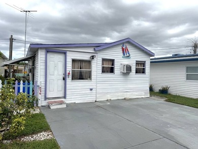 This Spacious 2 Bedroom, 1 Bath Home is located in Holiday - photo 5
