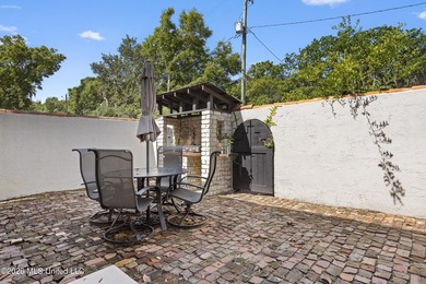 Tucked away on the charming and distinctive Father Ryan Avenue - photo 43