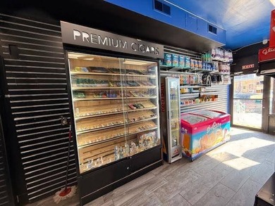 Convenience Store for Sale - Staten Island, near the Verrazano - photo 3
