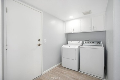 BONUS ROOM + MOVE-IN READY! Welcome to this beautifully updated - photo 12