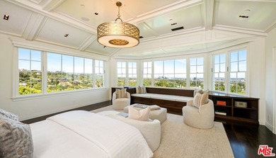 Perched in the premier Palisades Riviera enclave, this - photo 18