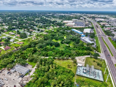 Located directly on the highly traveled Tamiami Trail (U.S. 41) - photo 8