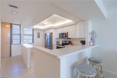 Beachfront condo with 2 bedrooms and 2 bathroom. Spectacular - photo 7