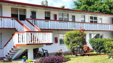 Lake Condo For Sale in West Palm Beach, Florida