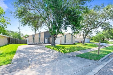 Discover your new home at 1620 Memorial Pkwy in Portland, TX - photo 3