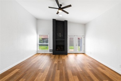 Discover your new home at 1620 Memorial Pkwy in Portland, TX - photo 4