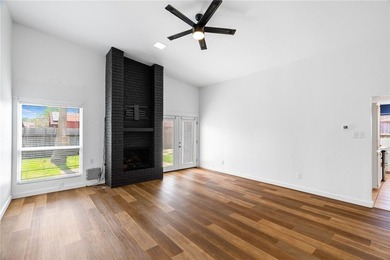 Discover your new home at 1620 Memorial Pkwy in Portland, TX - photo 6