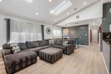 This expansive custom 3000sf renovated home with Central Air - photo 10
