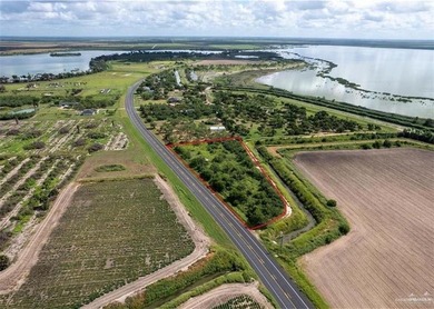 Spacious property with endless potential just minutes from Delta - photo 2