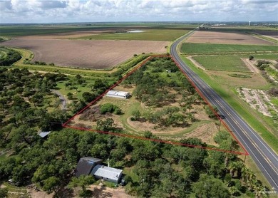 Spacious property with endless potential just minutes from Delta - photo 3