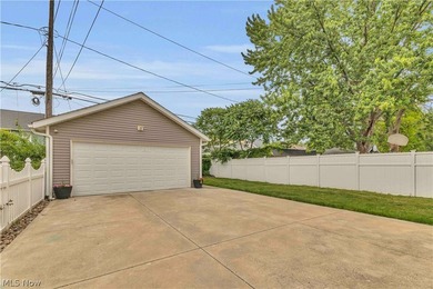 Welcome home to this classic Lakewood Colonial offering the - photo 38