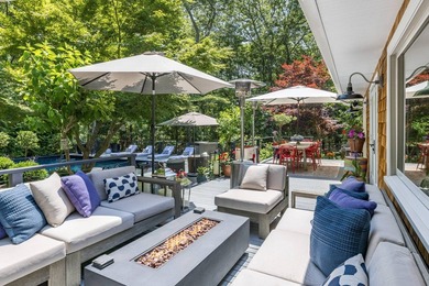 No details were spared in this impeccably styled modern beach - photo 4