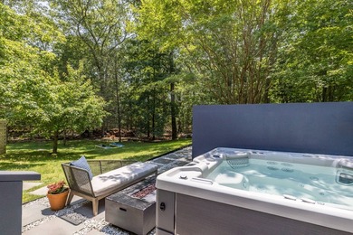 No details were spared in this impeccably styled modern beach - photo 8