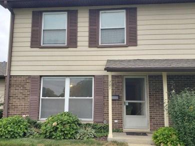 Lake Cosman  Townhome/Townhouse For Sale in Elk Grove Village Illinois