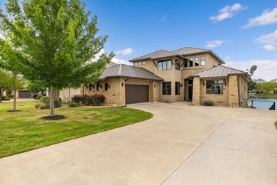 Life is better on Lake LBJ! This stylish custom-built lake house - photo 15