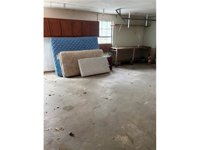 Spacious 5-Bed/3-Bath Handyman Special in Prime Location- - photo 3