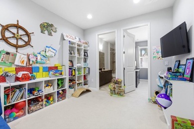 Beautifully updated newer-construction townhome in the - photo 25
