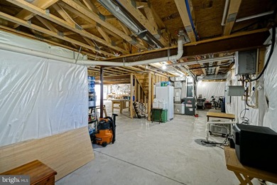 SMART LIVING WITH ROOM TO GROW: Featuring energy saving solar - photo 36