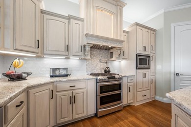 Luxury living with every detail in place! This stunning - photo 7