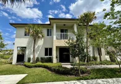 Lake Townhome/Townhouse For Sale in Wellington, Florida