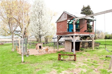 Victorian Canalfront Potential: 12621 Presbyterian Road Nestled - photo 10