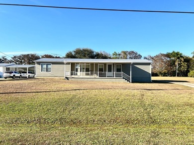 Lake Okeechobee Home For Sale in Okeechobee Florida