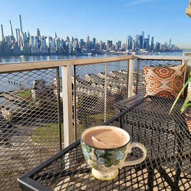 MOST DESIREABLE RENOVATED RIVERFRONT ONE BEDROOM WITH GORGEOUS - photo 12
