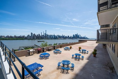 MOST DESIREABLE RENOVATED RIVERFRONT ONE BEDROOM WITH GORGEOUS - photo 15