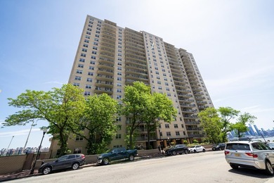MOST DESIREABLE RENOVATED RIVERFRONT ONE BEDROOM WITH GORGEOUS - photo 21