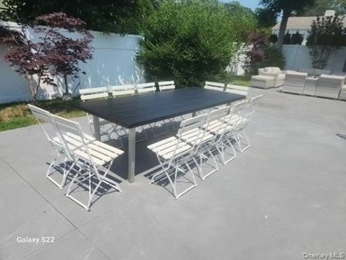This beautiful ranch is set on .33 of an acre - photo 23