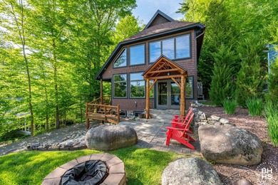 ''Hummingbird Lodge'' is offered for sale sold fully furnished - photo 32