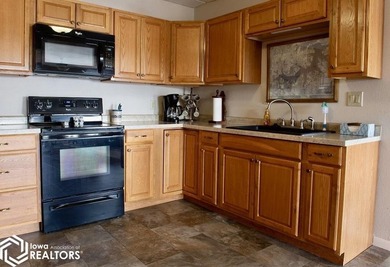 The moment you walk into this beautifully maintained home - photo 36