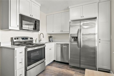 Discover this beautifully updated 1-bedroom, 1-bath condo in Sea - photo 5