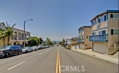 Welcome to 637 Manhattan Beach Blvd, a rare opportunity to own - photo 3