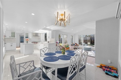 Welcome to 930 Smith Lane in the VILLAGE OF HEWLETT NECK, a - photo 14