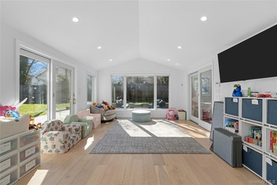 Welcome to 930 Smith Lane in the VILLAGE OF HEWLETT NECK, a - photo 16