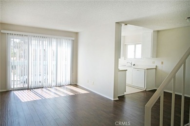 Welcome to 637 Manhattan Beach Blvd, a rare opportunity to own - photo 6