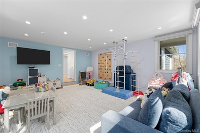 Welcome to 930 Smith Lane in the VILLAGE OF HEWLETT NECK, a - photo 24