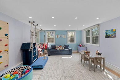 Welcome to 930 Smith Lane in the VILLAGE OF HEWLETT NECK, a - photo 25