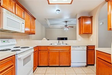 Welcome to McKinzie Townhomes #10, a beautifully maintained - photo 7